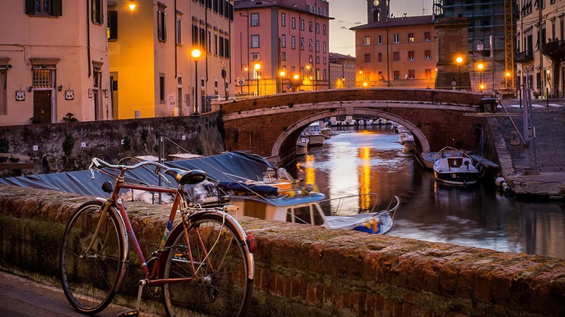 Nice Place Livorno 0*,